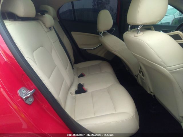 WDCTG4EB1KU015946 Mercedes-Benz Gla Gla 250