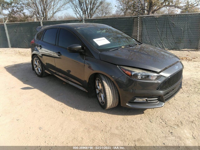 2015 Ford Focus, VIN: 1FADP3L98FL216491