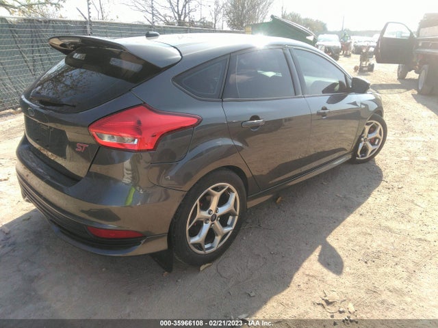 2015 Ford Focus, VIN: 1FADP3L98FL216491