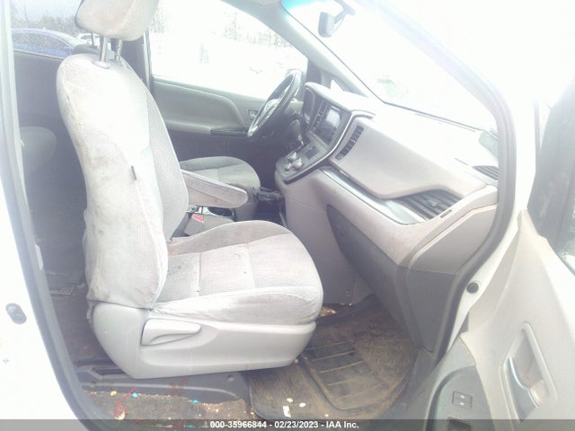 Toyota SIENNA LE 2015 5TDKK3DC0FS610186 Image 5