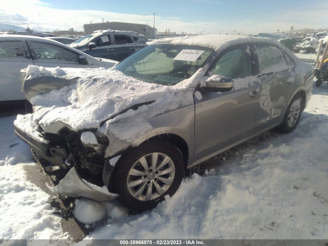 1VWAT7A33EC097808 Volkswagen Passat Wolfsburg Ed
