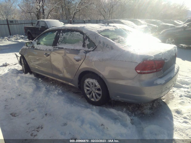 1VWAT7A33EC097808 Volkswagen Passat Wolfsburg Ed