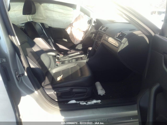1VWAT7A33EC097808 Volkswagen Passat Wolfsburg Ed