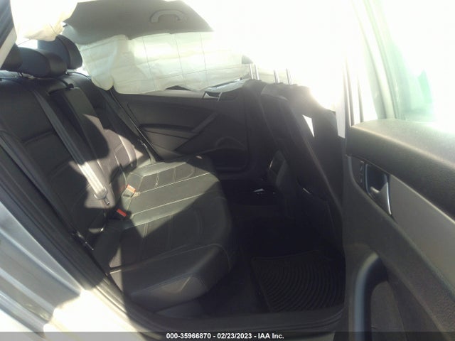 1VWAT7A33EC097808 Volkswagen Passat Wolfsburg Ed