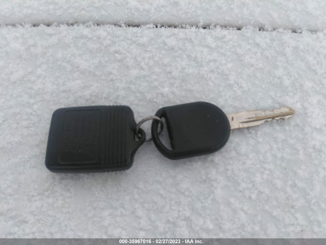 2006 FORD FOCUS S/SE/SES VIN: 1FAFP37N46W248224