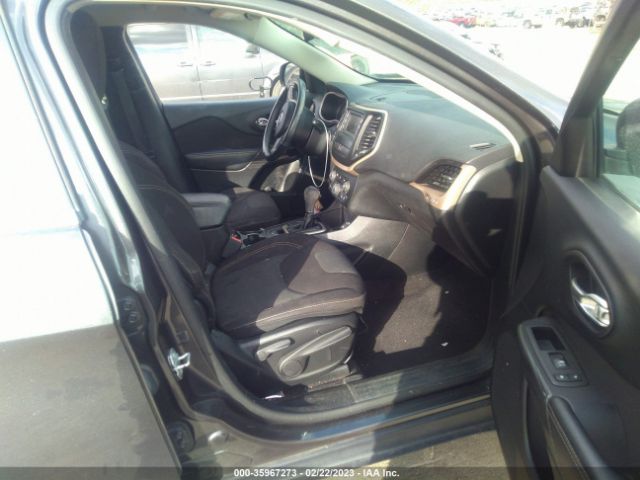 1C4PJLCB3HW534421 Jeep Cherokee Latitude