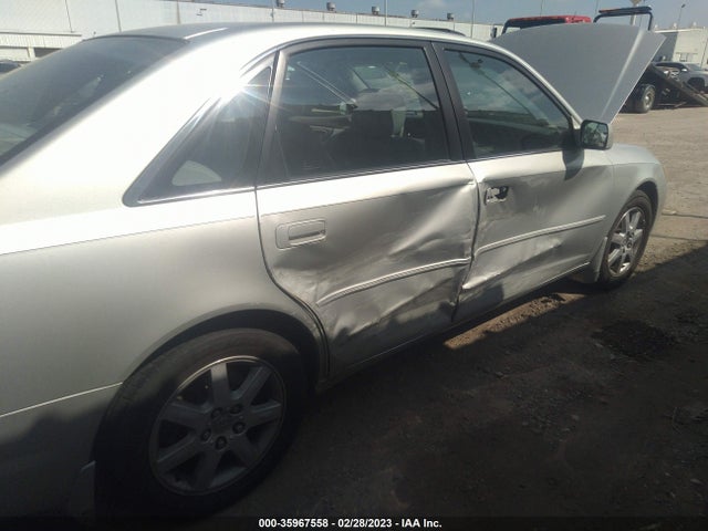 2000 TOYOTA AVALON XL/XLS VIN: 4T1BF28B7YU076887