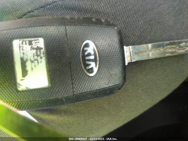 KIA Soul Base 2016 KNDJN2A20G7332426 Image 3