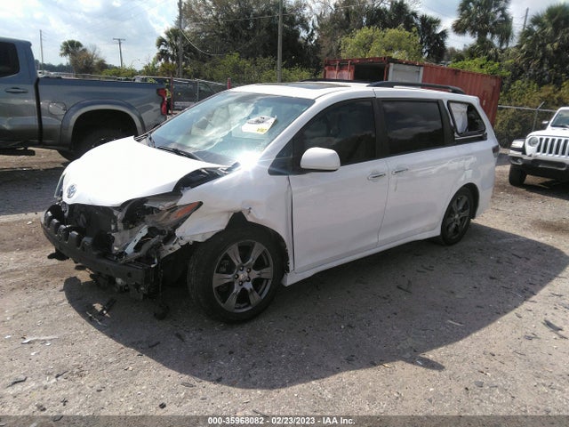 2017 TOYOTA SIENNA SE VIN: 5TDXZ3DC8HS827697