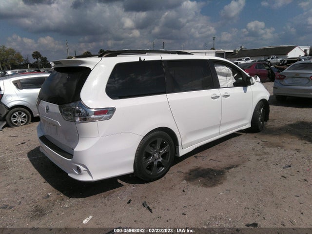 2017 TOYOTA SIENNA SE VIN: 5TDXZ3DC8HS827697