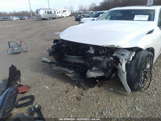 Lexus LS 2018 JTHC51FF0J5000163 Image 8