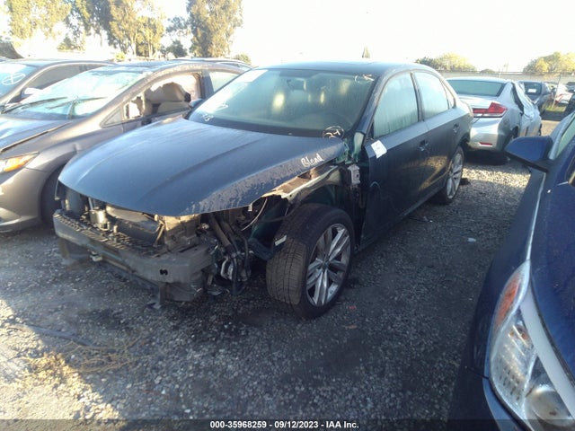 1VWLA7A37KC004699 Volkswagen Passat 2.0t Wolfsburg Edition