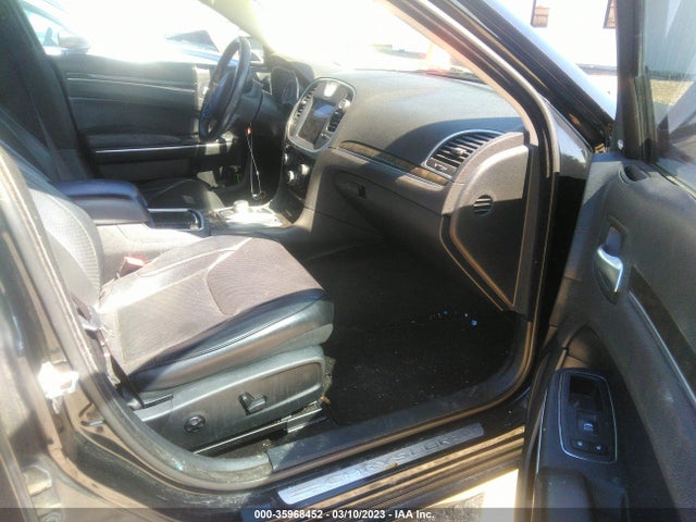 2C3CCAEG5HH590885 Chrysler 300 300c