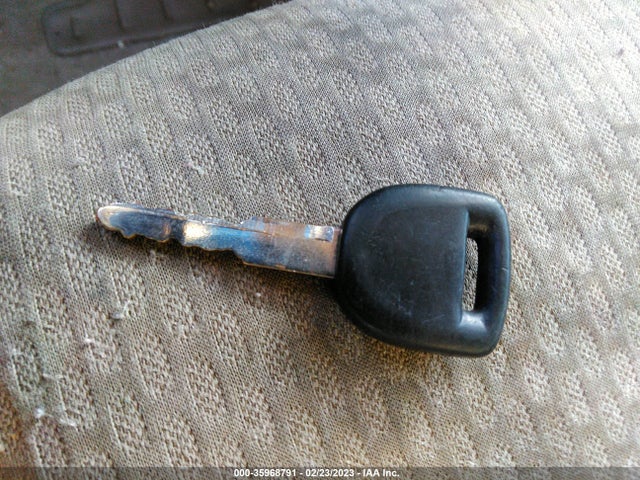2005 MAZDA MAZDA3 I VIN: JM1BK12F851244118