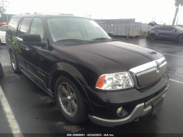 Lincoln Navigator 2004 5LMFU27RX4LJ43159 главное изображение