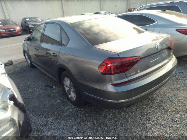 1VWAA7A31JC002548 Volkswagen Passat 2.0t S/r-line