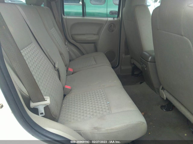 2007 JEEP LIBERTY SPORT VIN: 1J4GK48K57W688875