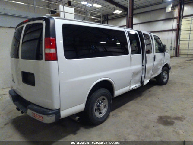 Chevrolet Express Passenger Lt 2017 1GAZGPFG0H1333359 Image 4