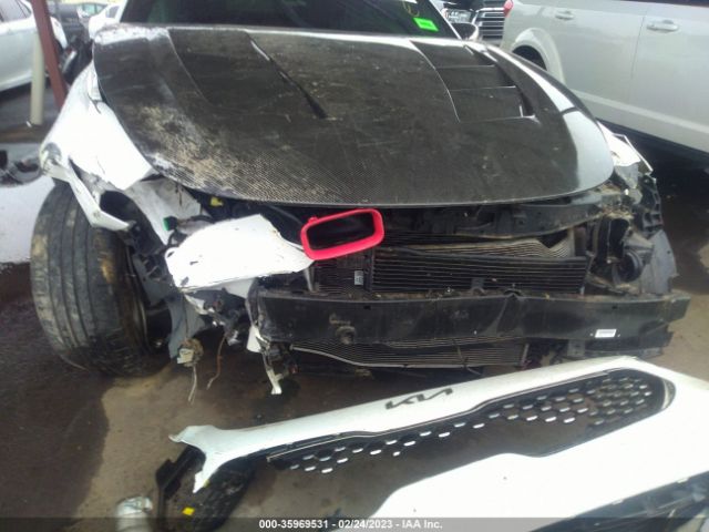 KNAE35LC9J6039200 KIA STINGER GT