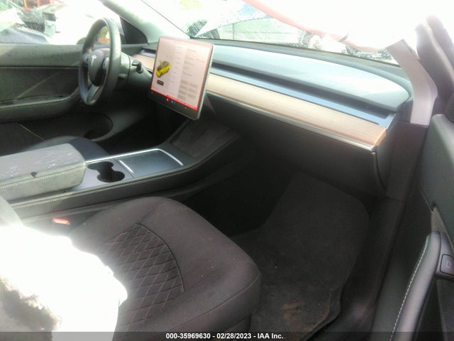 Tesla Model Y Long Range 2022 7SAYGDEE1NF322068 Image 7