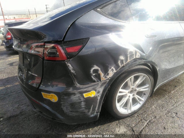 Tesla Model Y Long Range 2022 7SAYGDEE1NF322068 Image 8