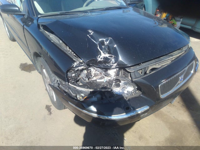 2005 VOLVO V70 VIN: YV1SW592152516964