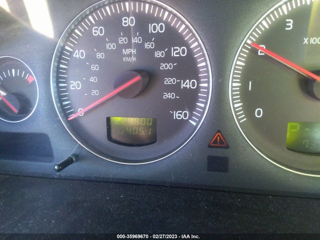 2005 VOLVO V70 VIN: YV1SW592152516964