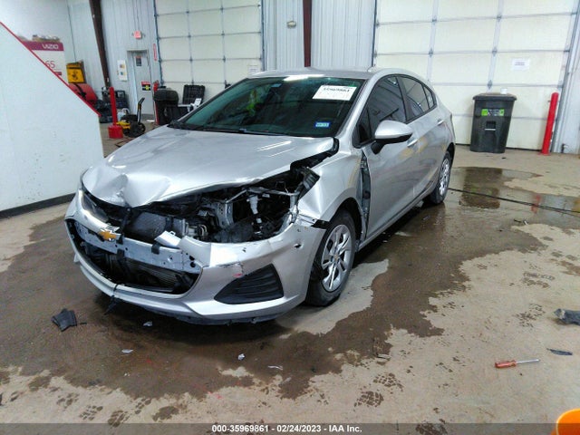 Chevrolet CRUZE LS 2019 3G1BC6SM1KS619245 Image 2