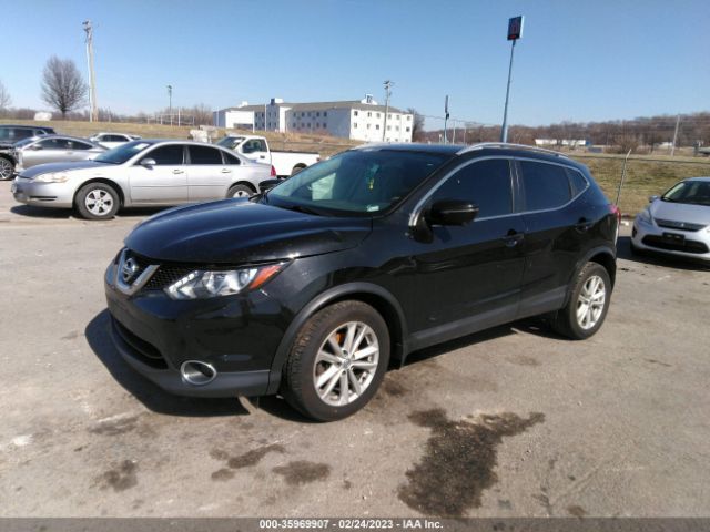 JN1BJ1CR2HW143162 Nissan Rogue Sport Sv