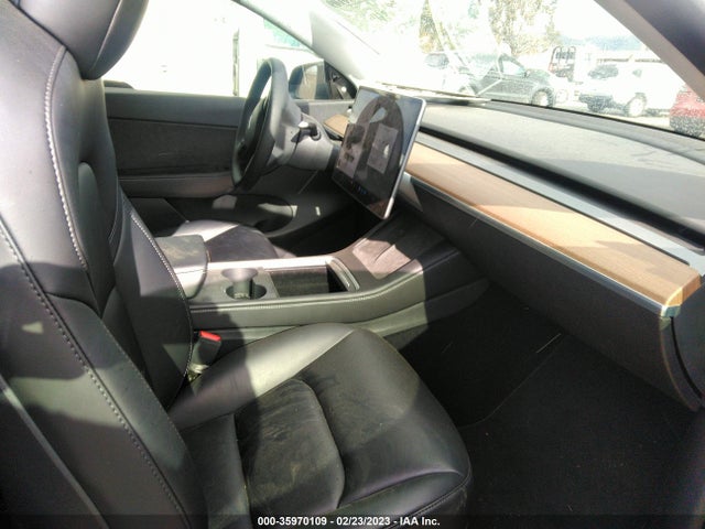 Tesla Model Y Long Range 2021 5YJYGDEE4MF304529 Image 7