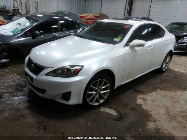 Lexus IS 250 2011 JTHCF5C22B5049338 Image 2