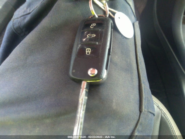 2012 VOLKSWAGEN BEETLE 2.5L PZEV VIN: 3VWJP7AT1CM655851