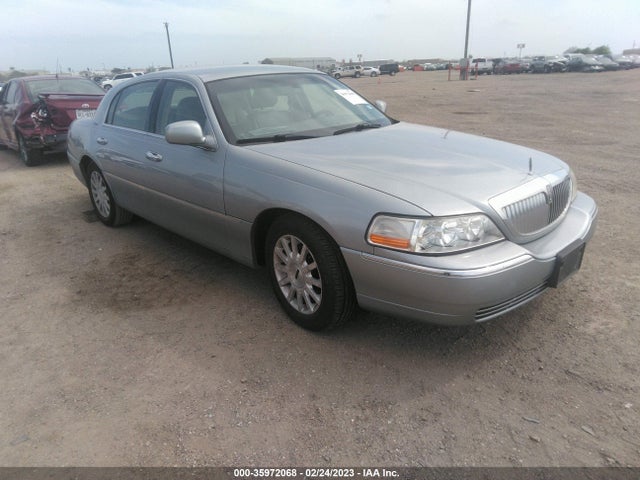 Lincoln Town Car Signature 2006 1LNHM81V96Y649995 main image