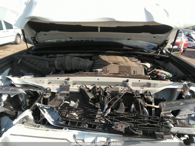 Toyota 4RUNNER SR5 2018 JTEBU5JR3J5573465 Image 10