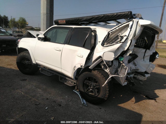 Toyota 4RUNNER SR5 2018 JTEBU5JR3J5573465 Image 3