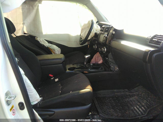 Toyota 4RUNNER SR5 2018 JTEBU5JR3J5573465 Image 5