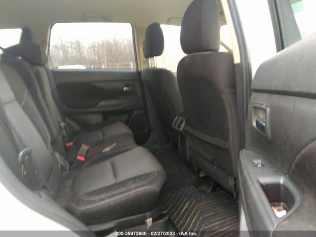 JA4AD2A35LZ045247 Mitsubishi Outlander Es