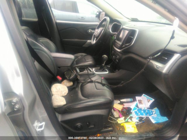 1C4PJMJS8HD217576 Jeep Cherokee Overland