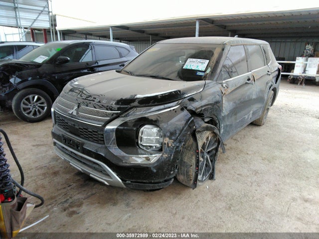 JA4J3UA81NZ016387 Mitsubishi Outlander Se