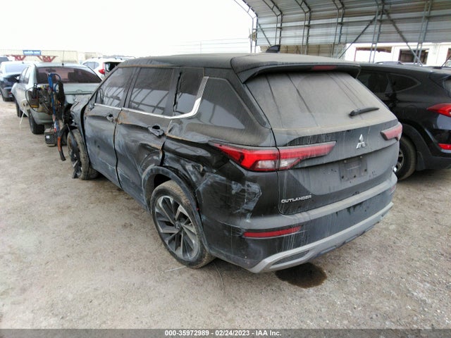 JA4J3UA81NZ016387 Mitsubishi Outlander Se