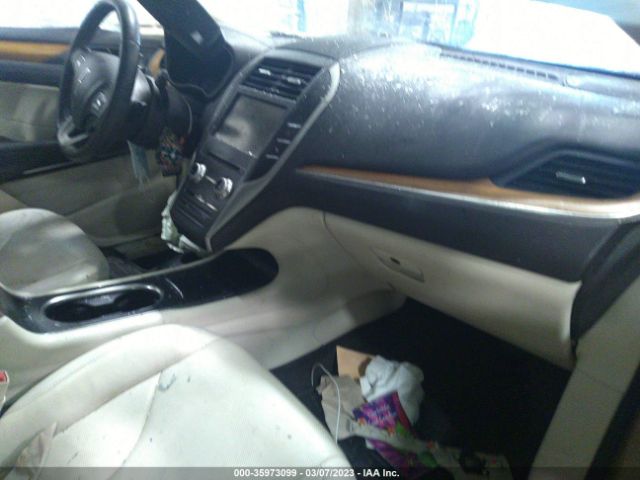 5LMTJ2AHXFUJ38102 Lincoln MKC