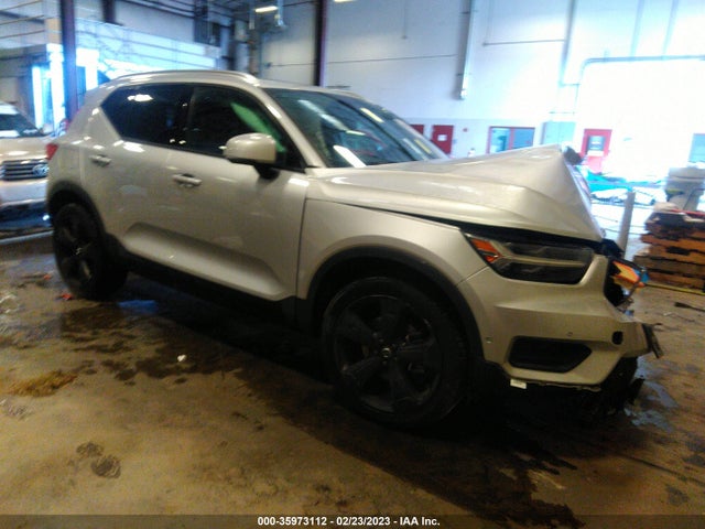 2019 Volvo XC40, VIN: YV4162XZXK2008890