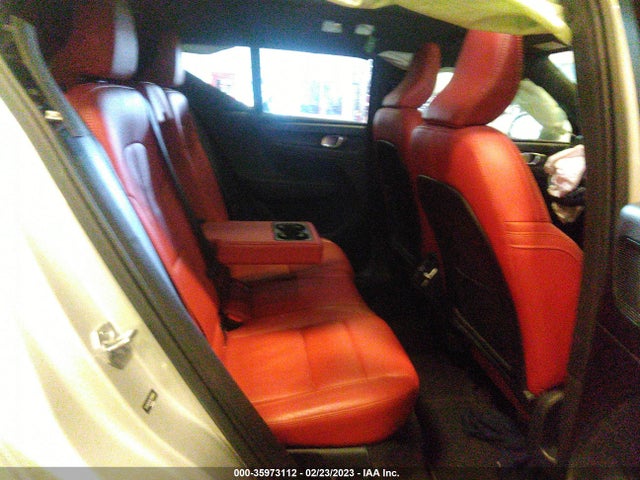 2019 Volvo XC40, VIN: YV4162XZXK2008890