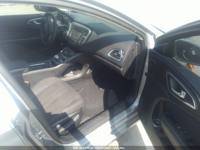 Chrysler 200 Limited 2015 1C3CCCAB8FN628703 Image 5