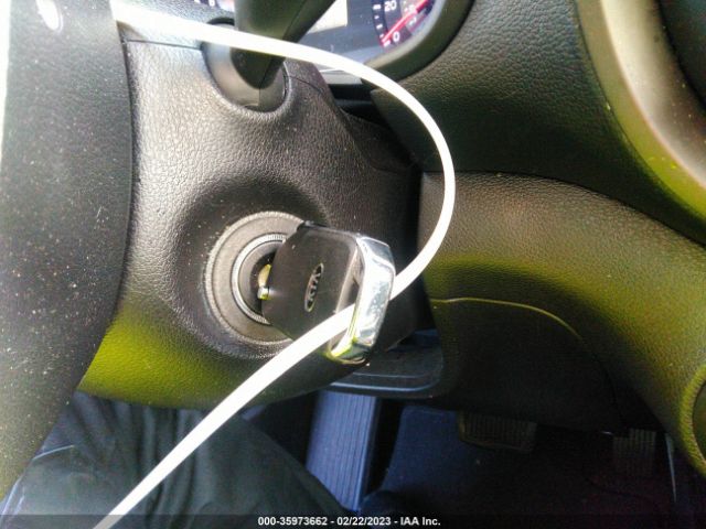 KNDJ23AU0L7710092 KIA SOUL LX