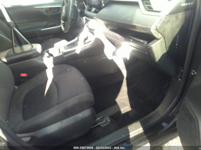 Toyota RAV4 LE 2019 JTMH1RFV2KJ005902 Image 5