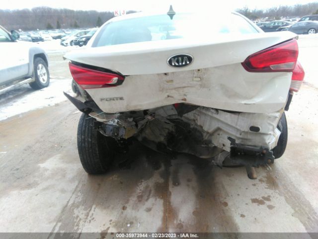 3KPFK4A79HE016143 KIA FORTE LX