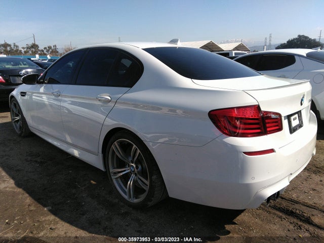 BMW M5 2013 WBSFV9C58DC773755 Image 3