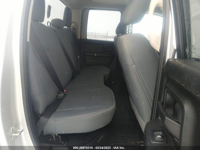 2018 RAM 1500 EXPRESS VIN: 1C6RR7FT2JS141060
