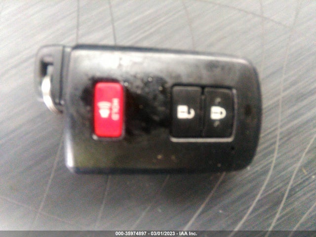 Toyota Prius C One/two/three/four 2015 JTDKDTB35F1090111 Image 3